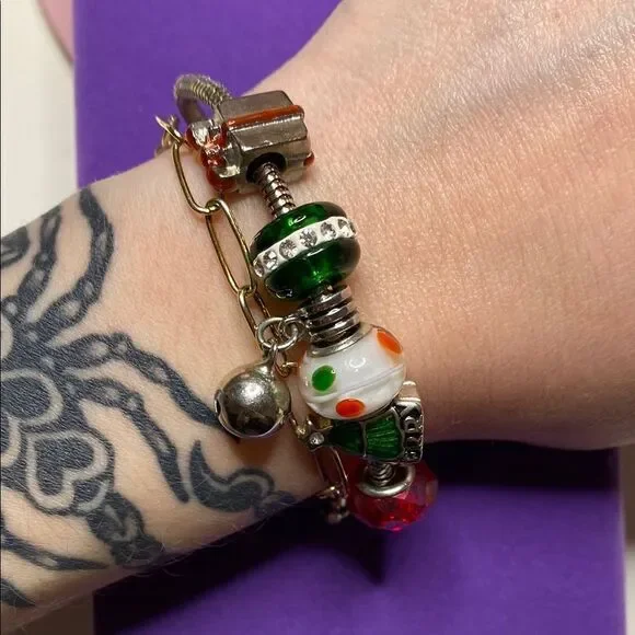 💛 Classic Silver Colorful Christmas Charm Bracelet - Picture 4 of 4